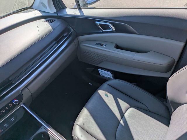 New 2026 Kia Carnival LXS FWD image 16