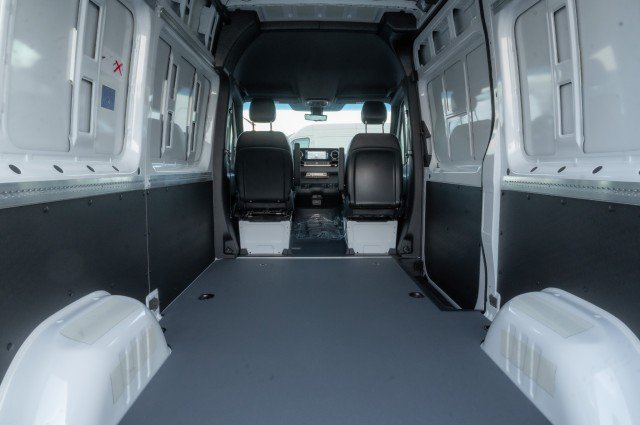 Used 2025 Mercedes-Benz Sprinter 2500 image 10