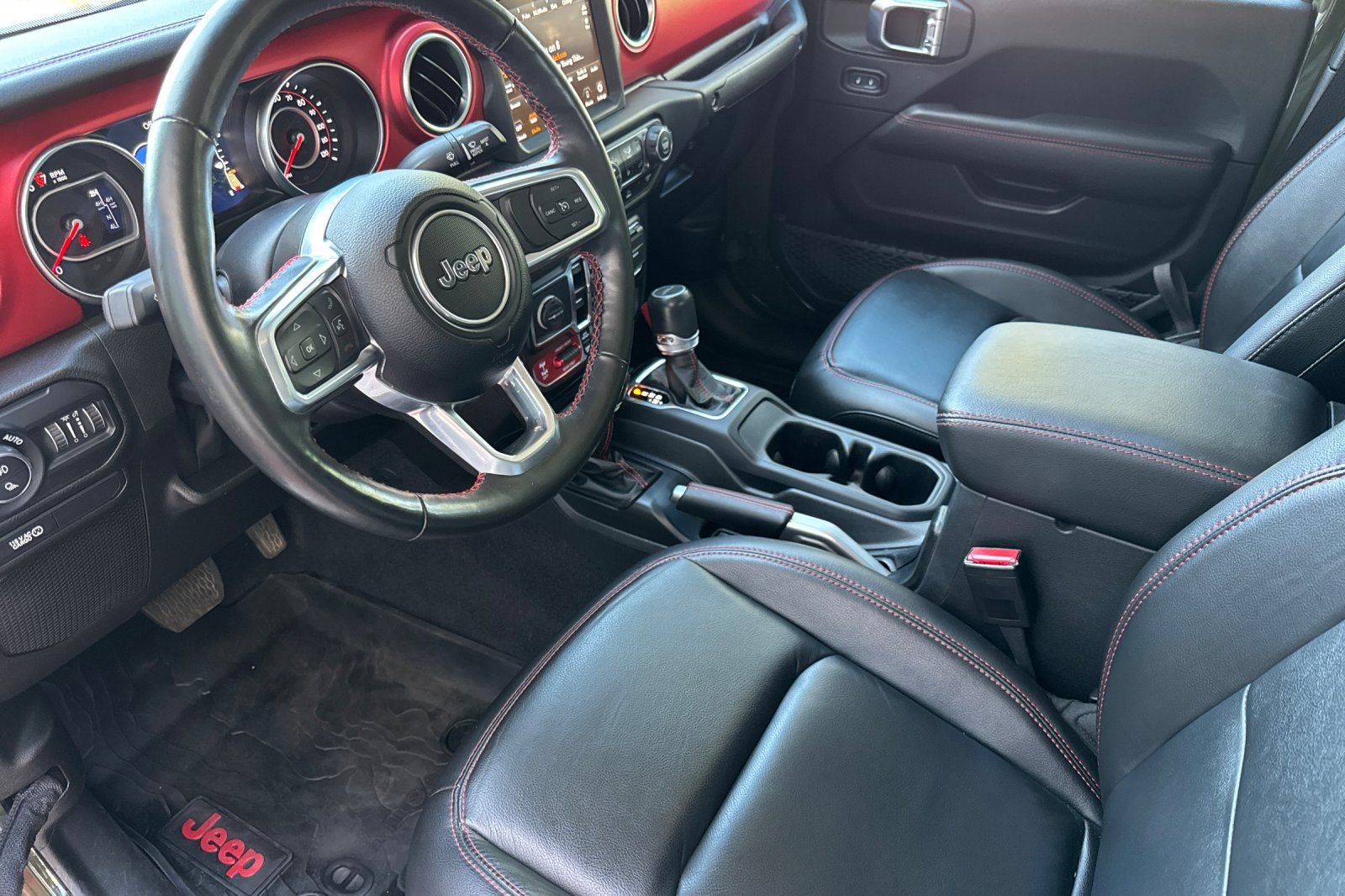 Used 2022 Jeep Gladiator Rubicon w/ LED Lighting Group AWD/4WD image 10