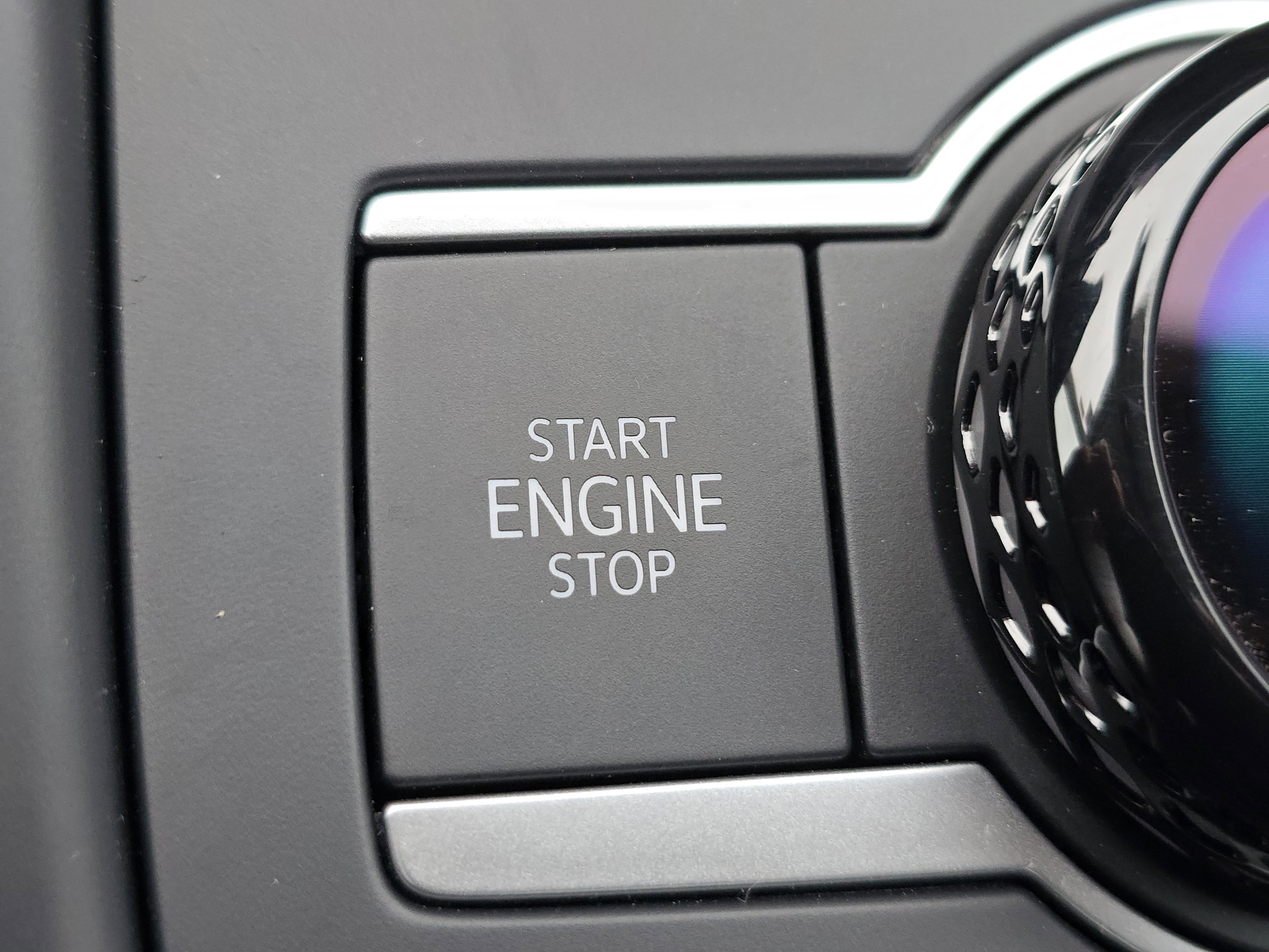 New 2025 Volkswagen Tiguan SE image 25