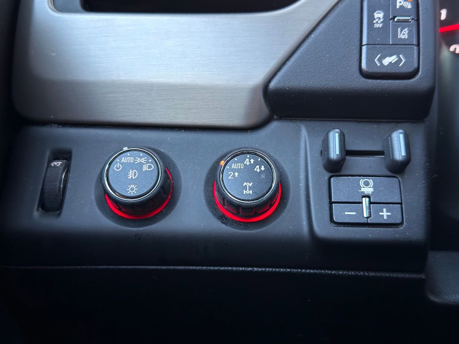 Used 2015 GMC Yukon XL Denali w/ Open Road Package image 23