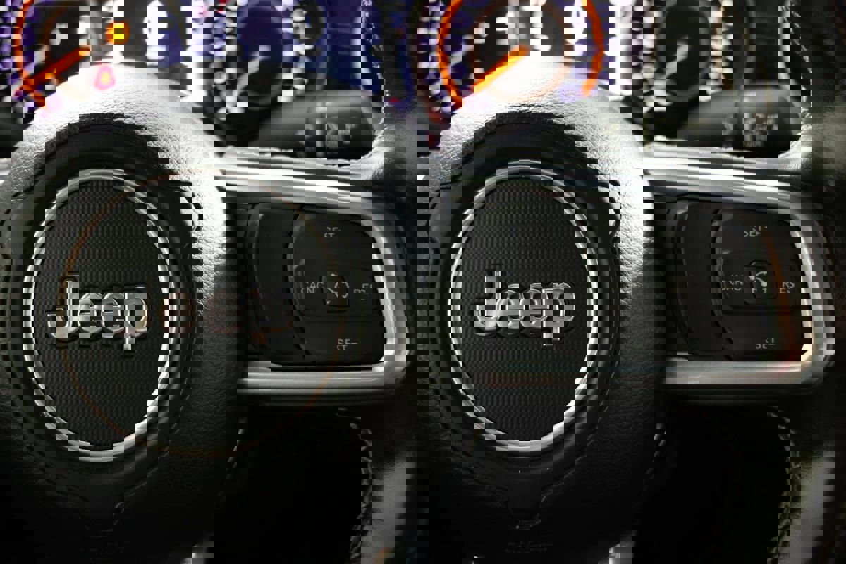 Used 2021 Jeep Wrangler Unlimited Sahara image 28