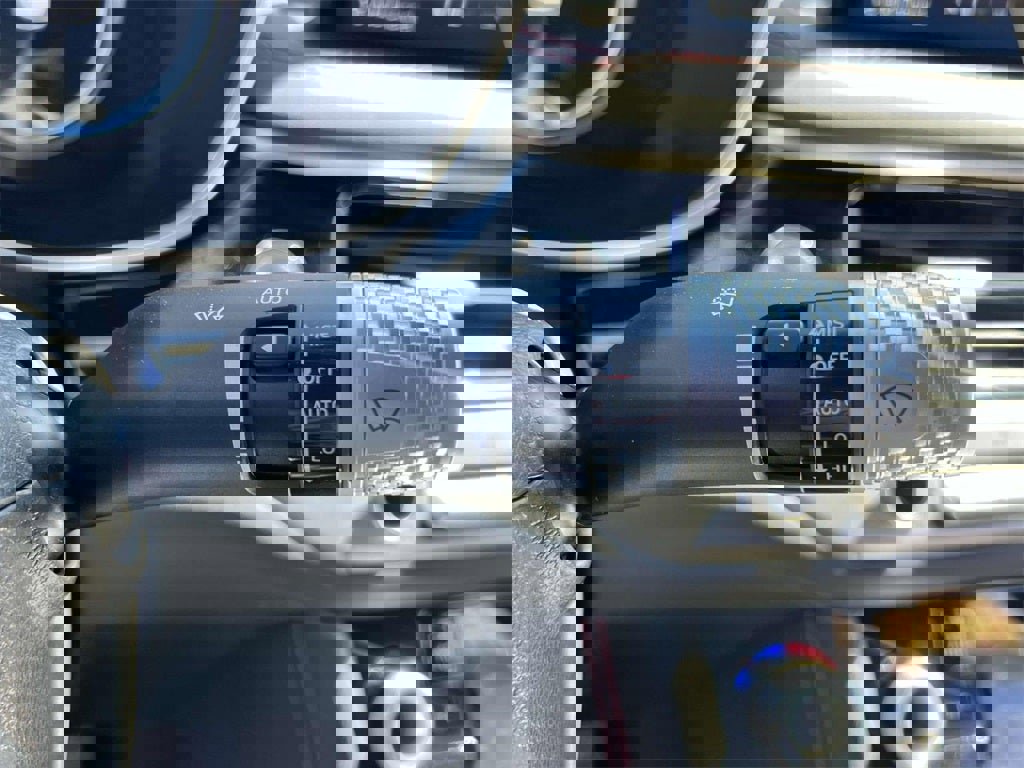 Used 2025 Genesis G70 2.5T w/ Sport Prestige Package image 21