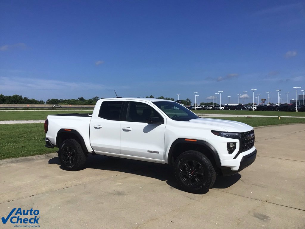 Used 2024 GMC Canyon Elevation