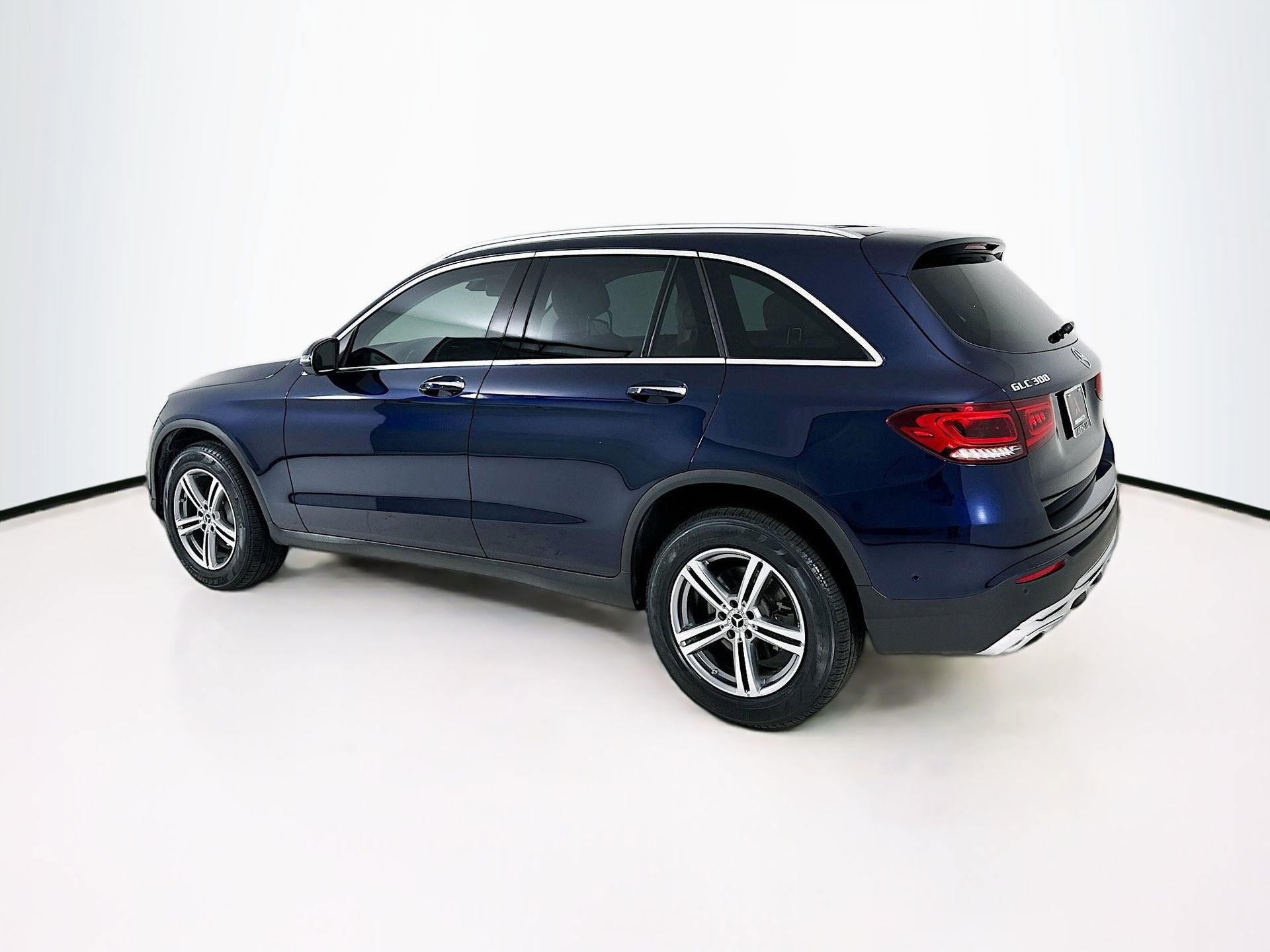 Used 2022 Mercedes-Benz GLC 300 image 6