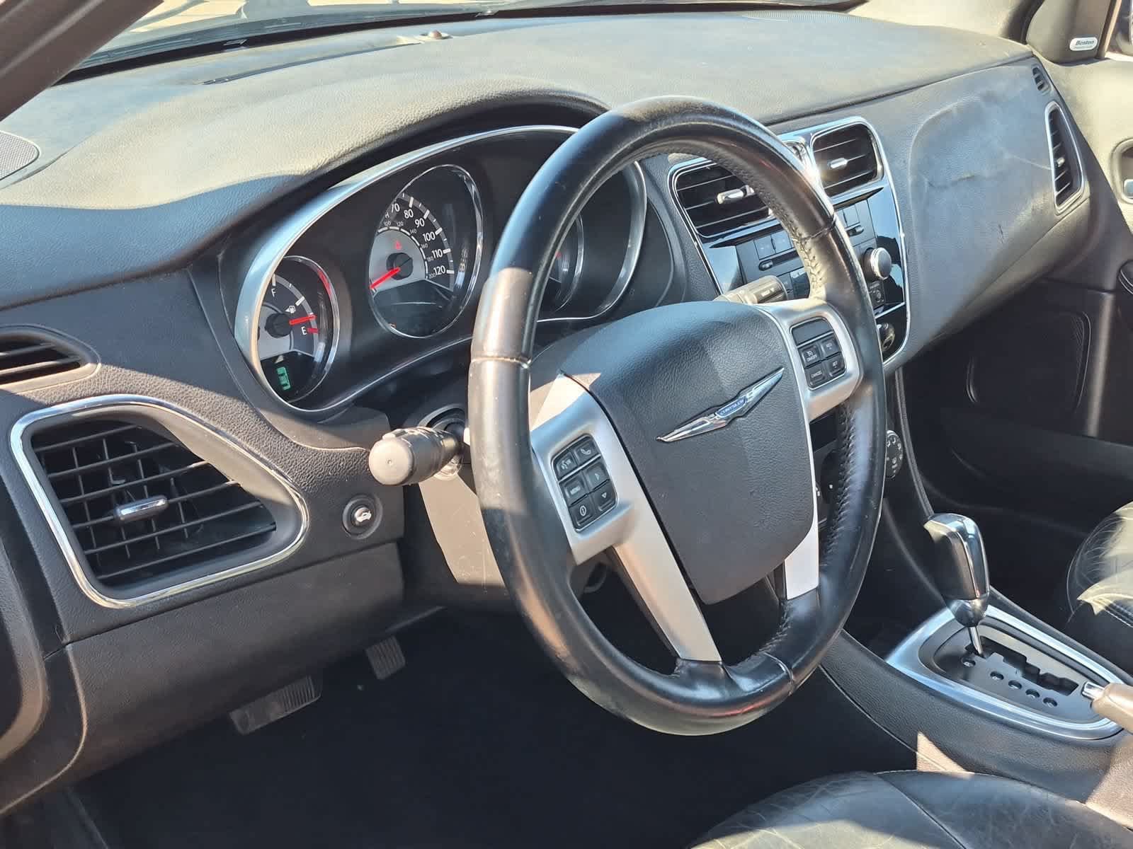 Used 2013 Chrysler 200 Limited FWD image 10