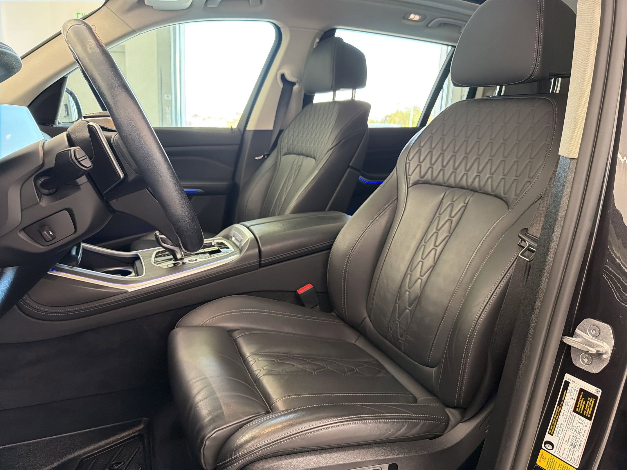 Used 2022 BMW X7 xDrive40i w/ Executive Package AWD/4WD image 5