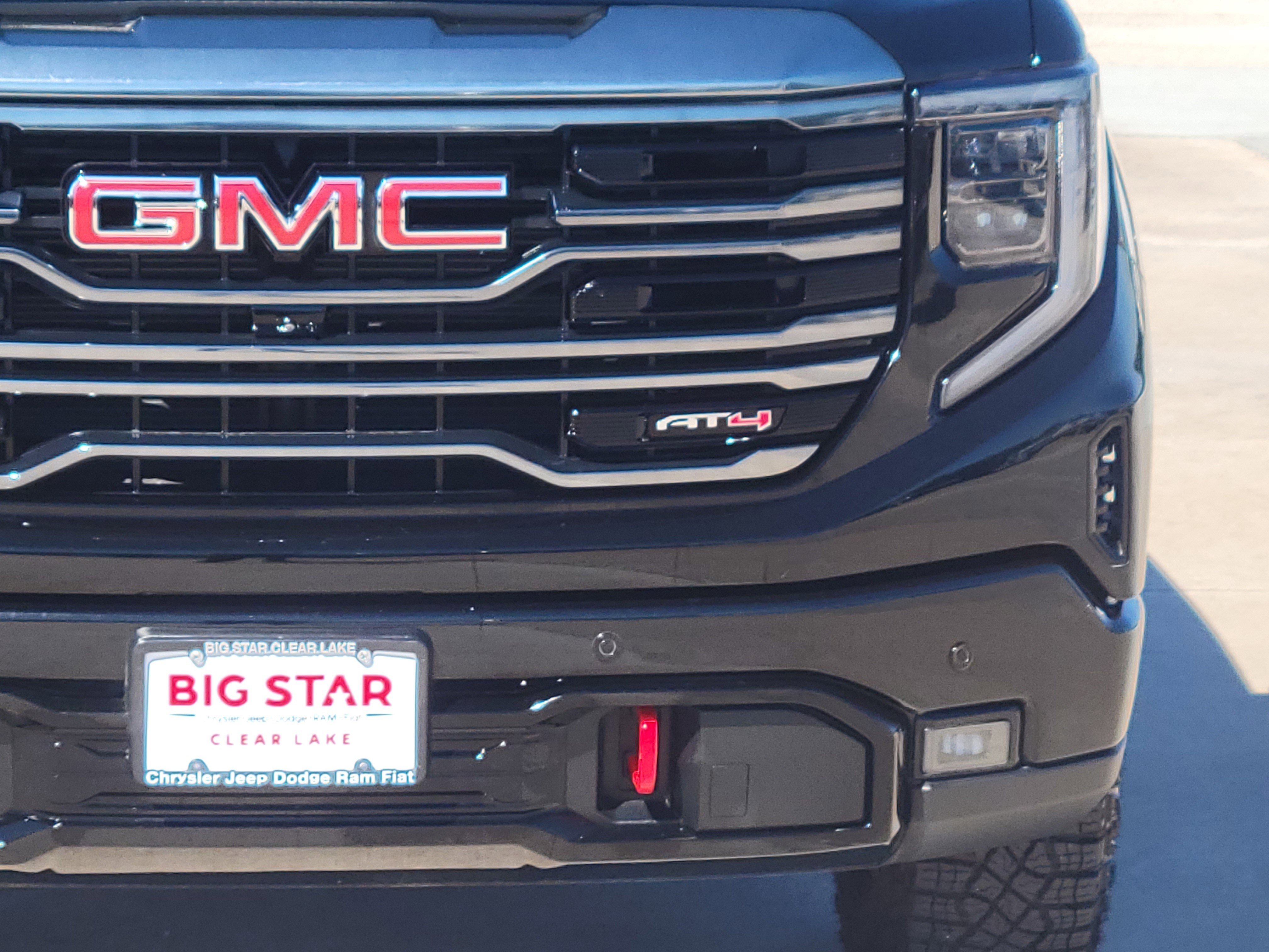 Used 2024 GMC Sierra 1500 AT4 w/ AT4 Preferred Package image 9