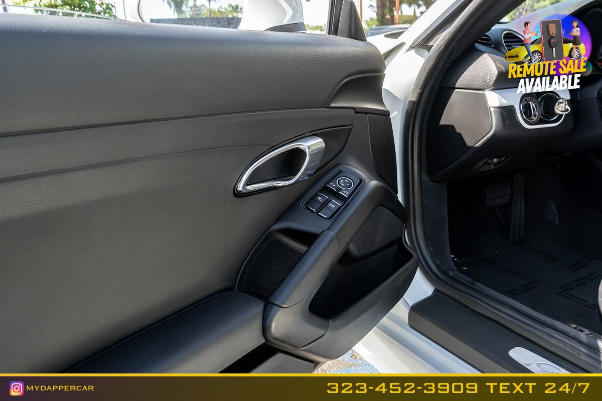 Used 2018 Porsche 718 Cayman RWD image 10