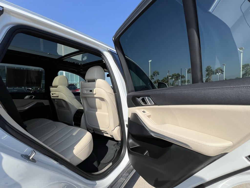 Used 2022 BMW X5 sDrive40i w/ Parking Assistance Package image 26