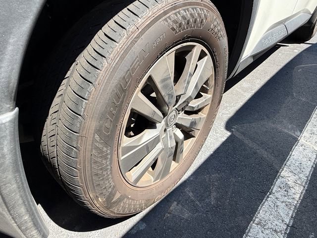 Certified 2025 Nissan Pathfinder SV FWD image 6