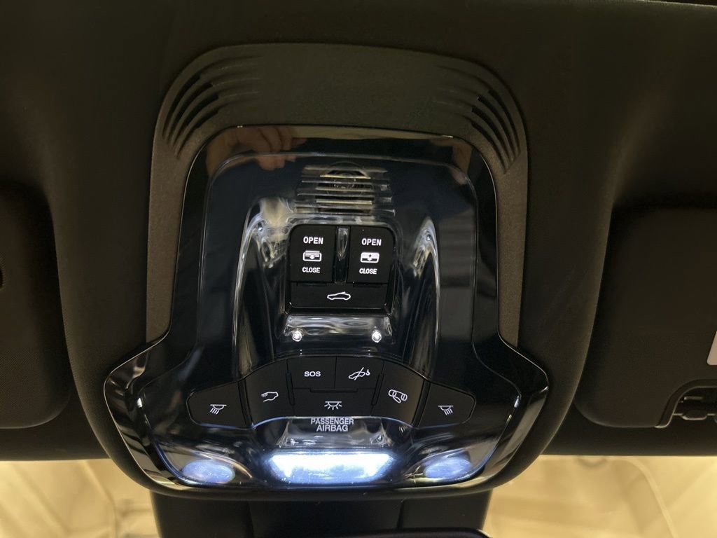 Used 2024 Alfa Romeo Giulia Veloce image 24