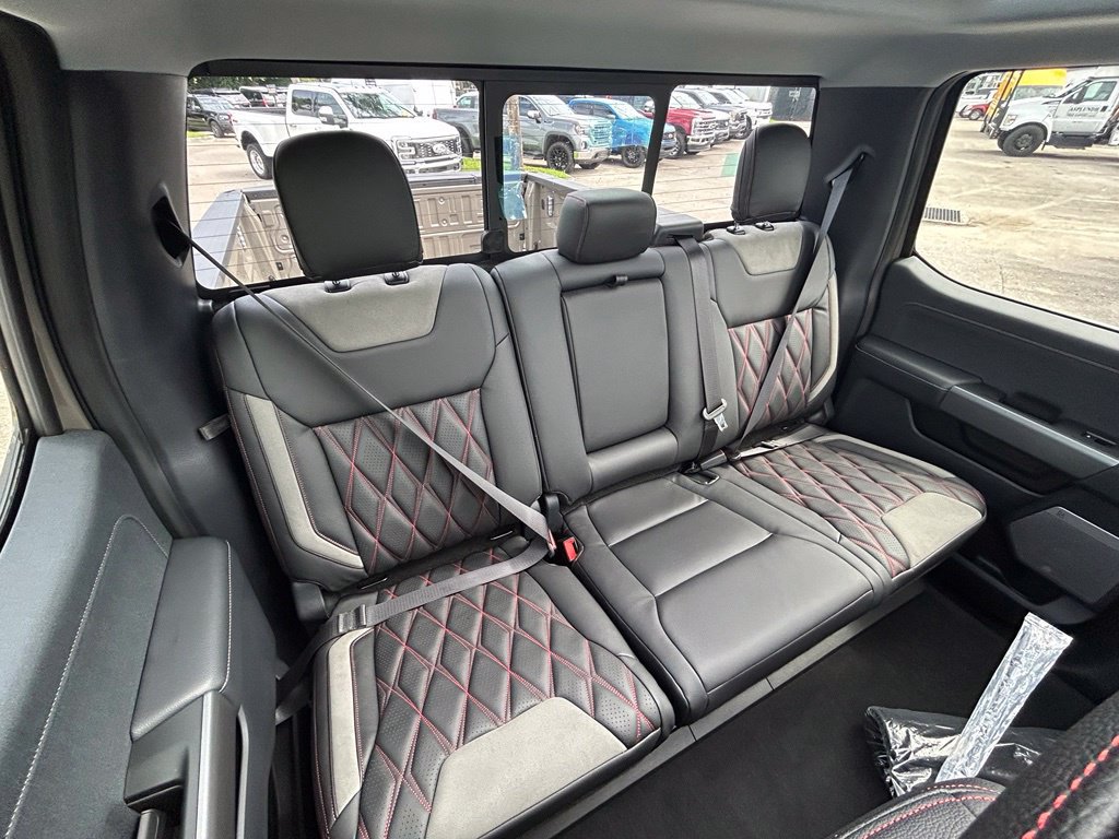 New 2027 Ford F250 Lariat w/ Lariat Ultimate Package AWD/4WD image 32