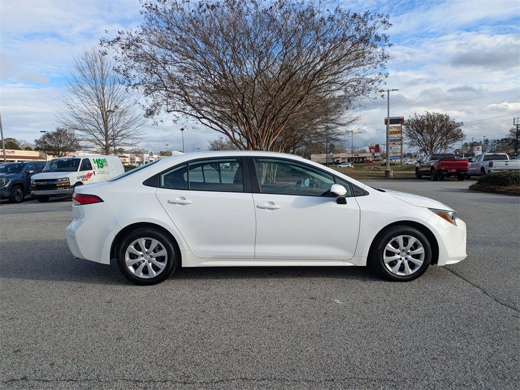 Used 2025 Toyota Corolla LE image 9