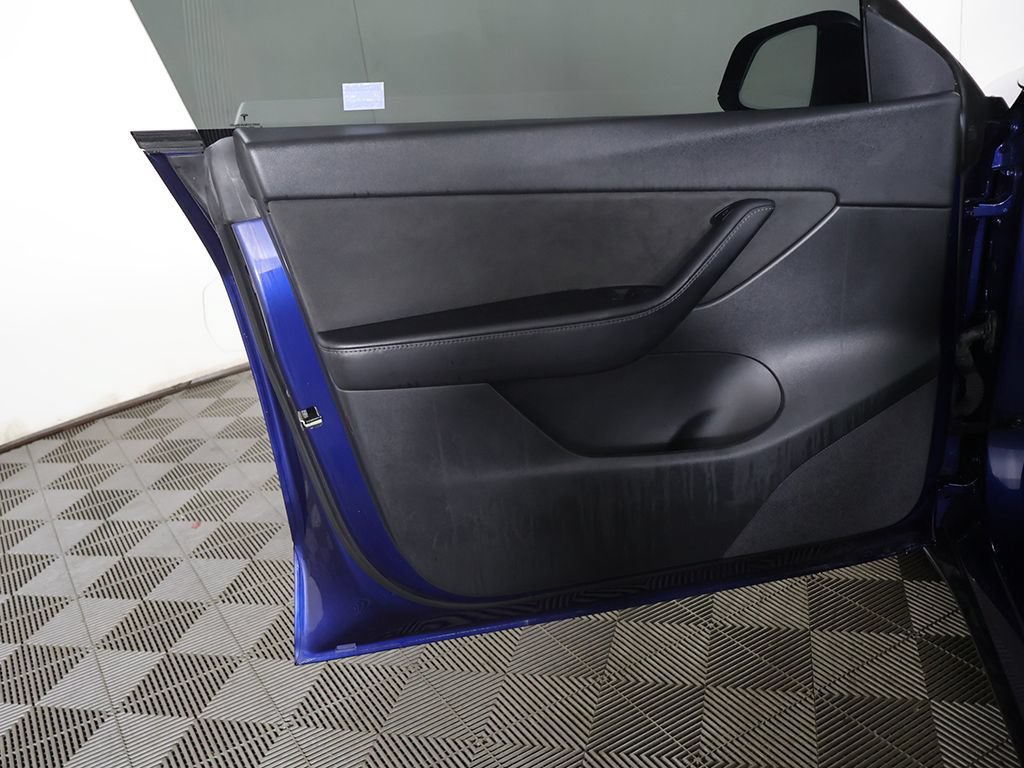 Used 2021 Tesla Model Y Long Range AWD/4WD image 20