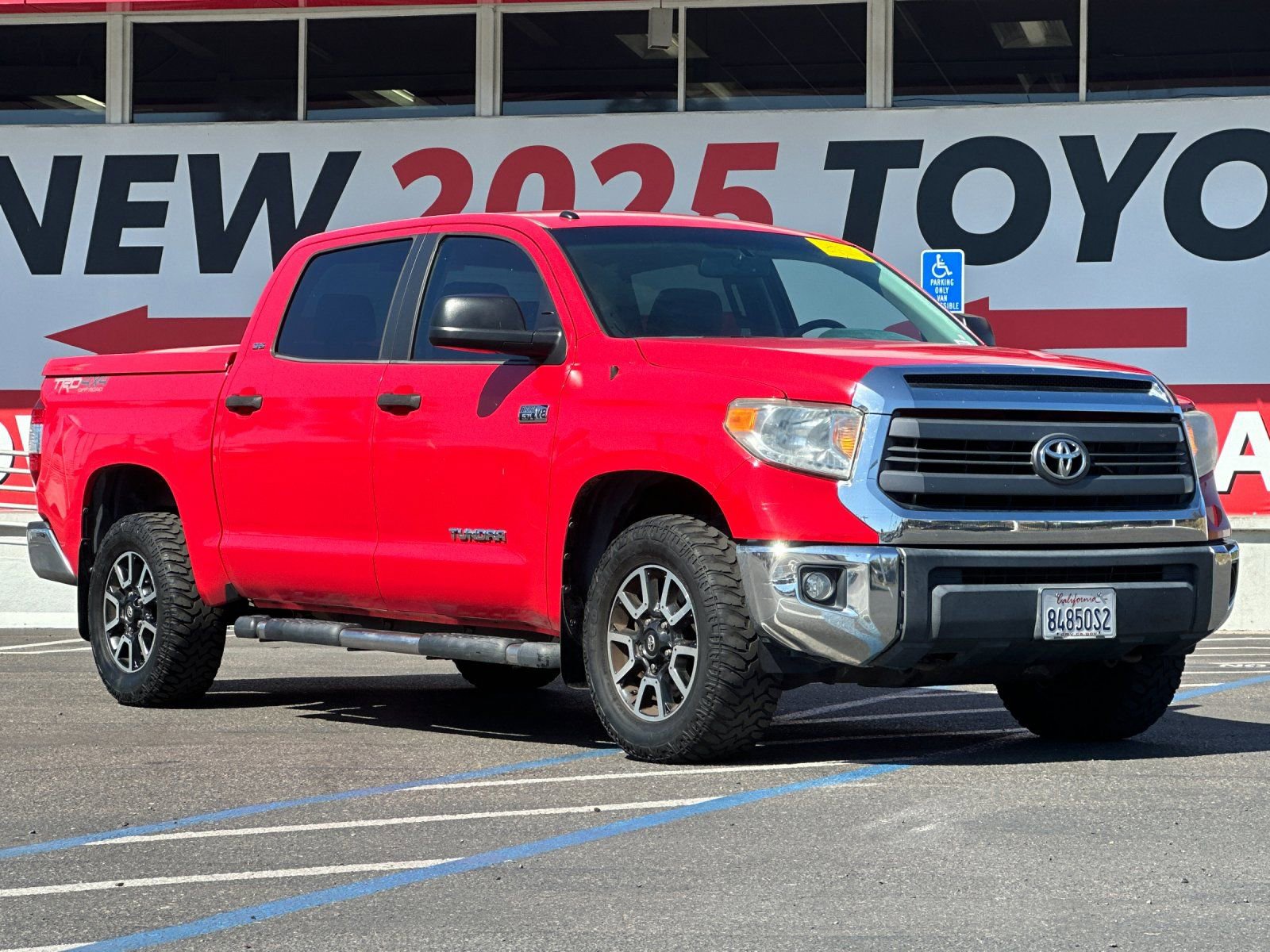 Used 2015 Toyota Tundra SR5 w/ TRD Off Road Package AWD/4WD image 8