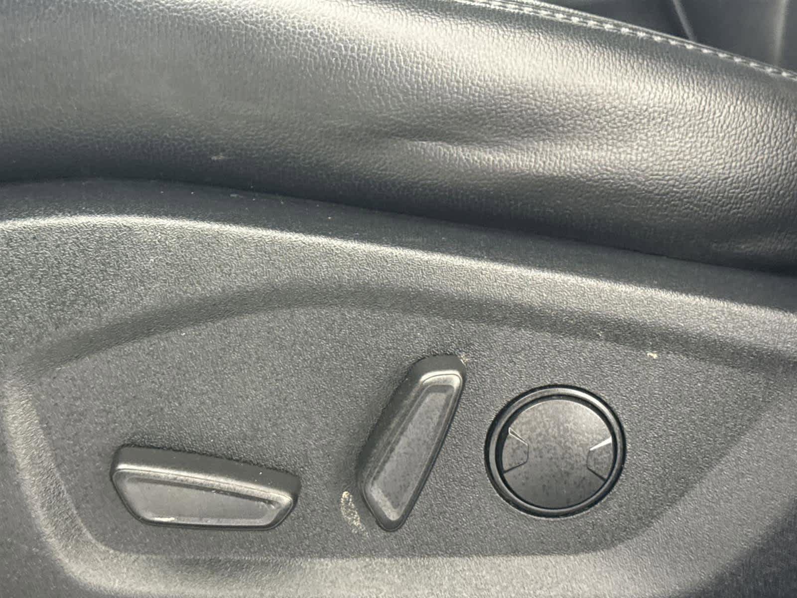 Used 2021 Ford Edge Titanium image 12