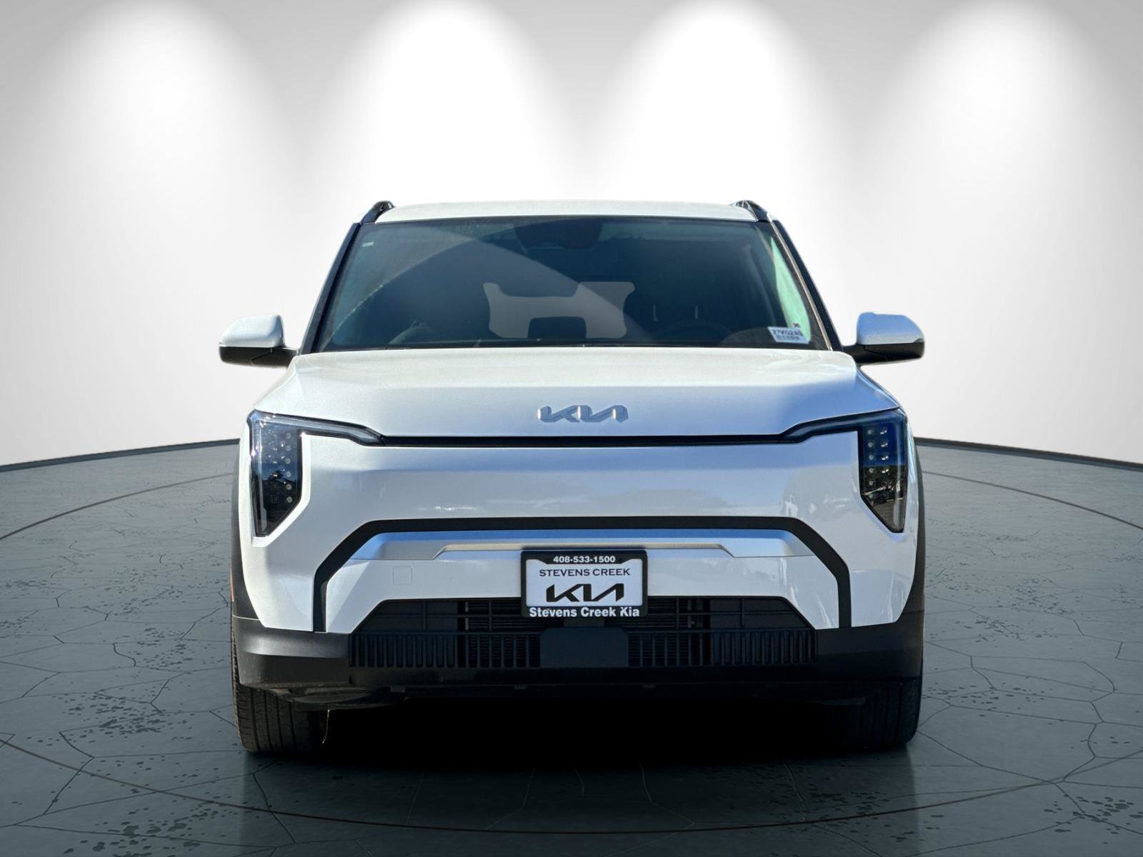 New 2027 Kia EV3 Wind FWD image 9