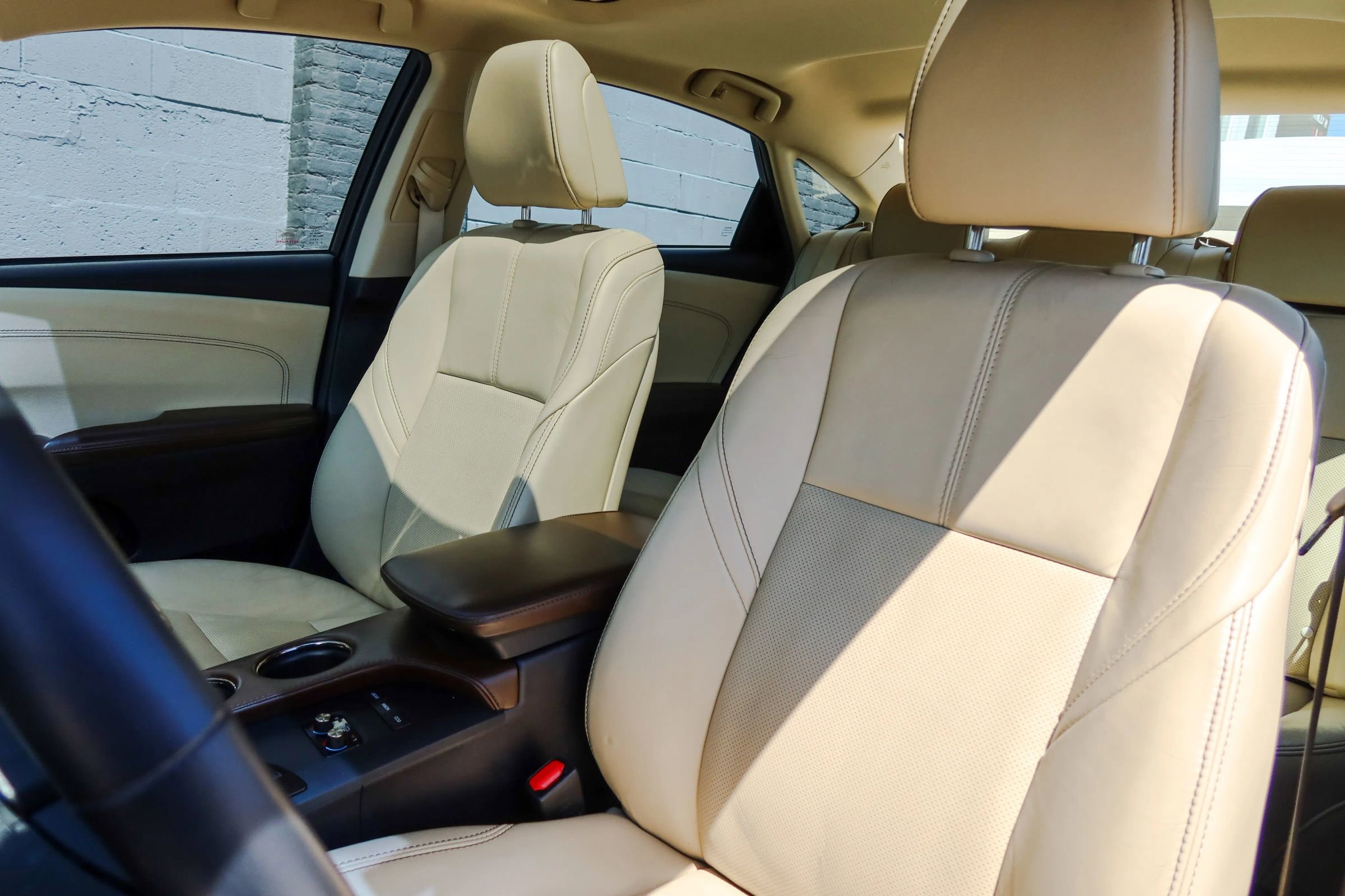 Used 2016 Toyota Avalon Limited w/ Toyota Safety Sense Package FWD image 13