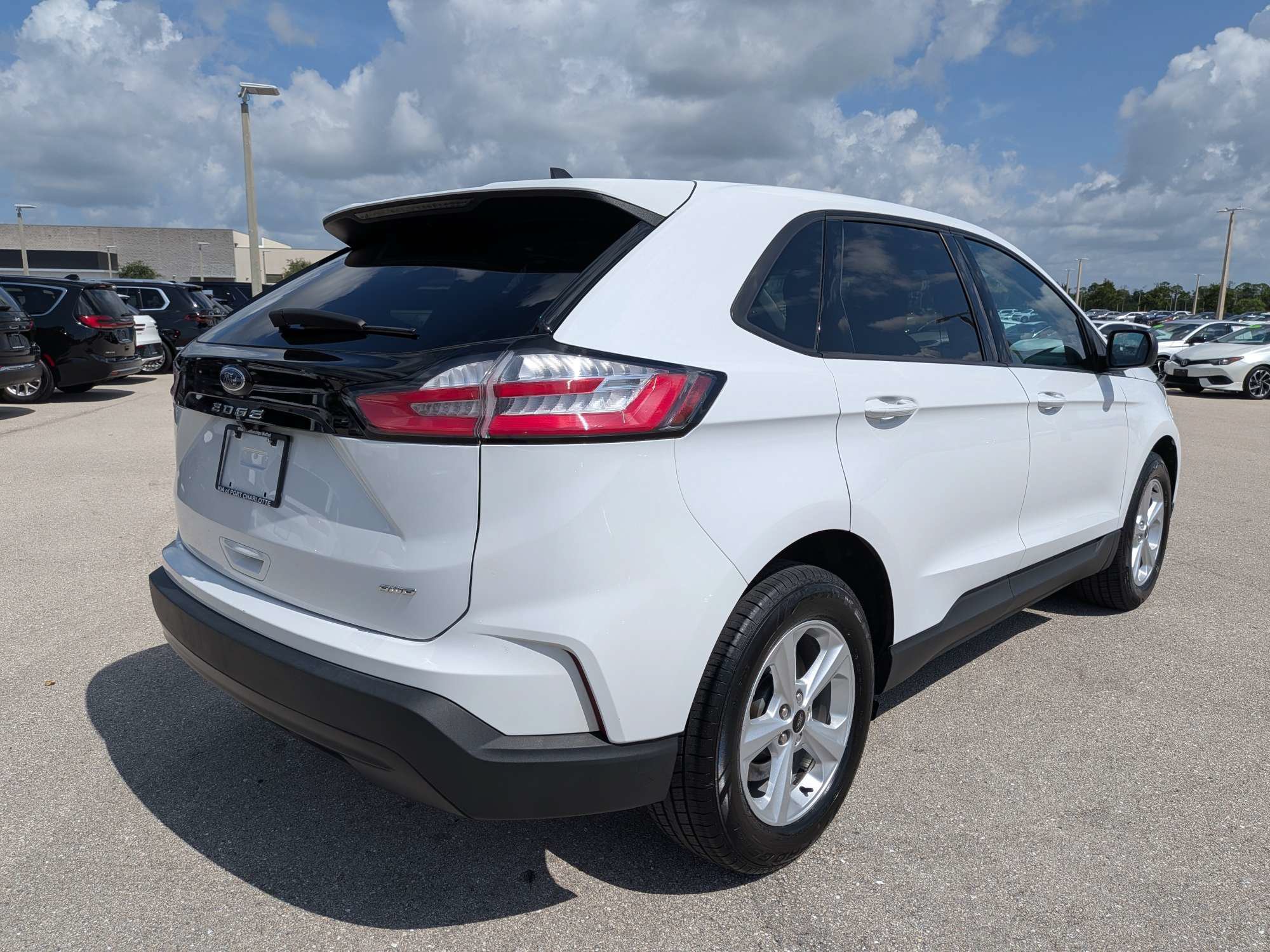 Used 2024 Ford Edge SE AWD/4WD image 5