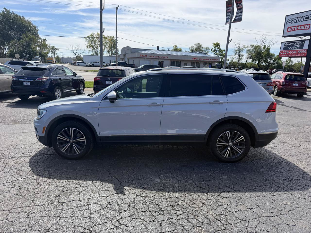 Used 2018 Volkswagen Tiguan SEL AWD/4WD image 4