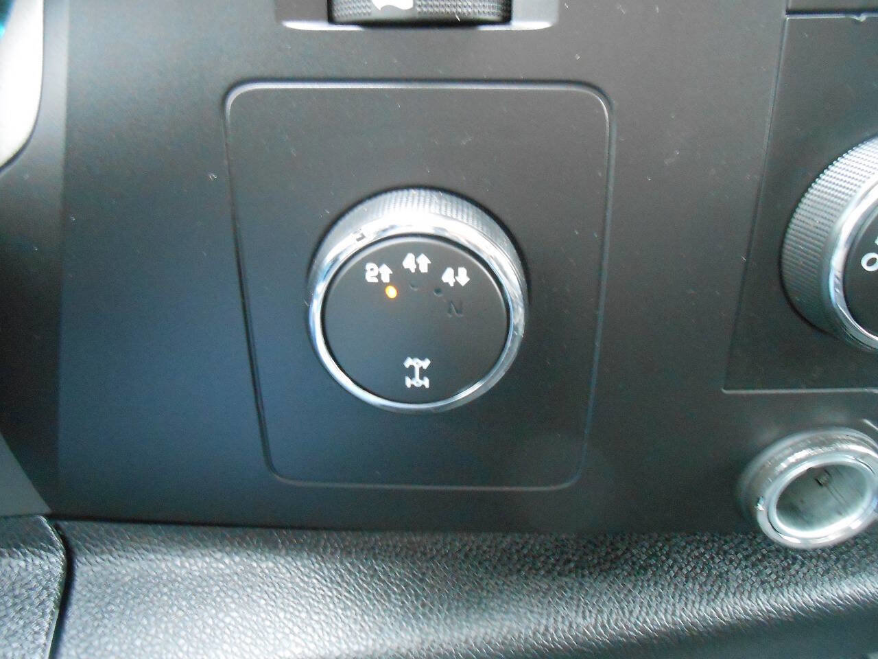 Used 2011 Chevrolet Silverado 3500 LT AWD/4WD image 14