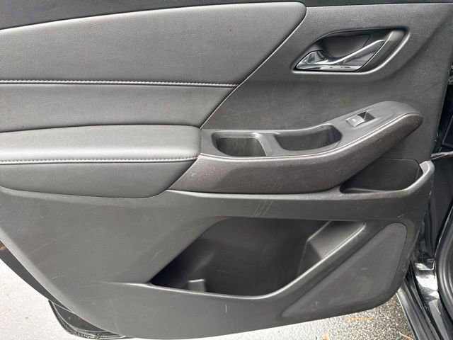 Used 2023 Chevrolet Traverse LT image 22