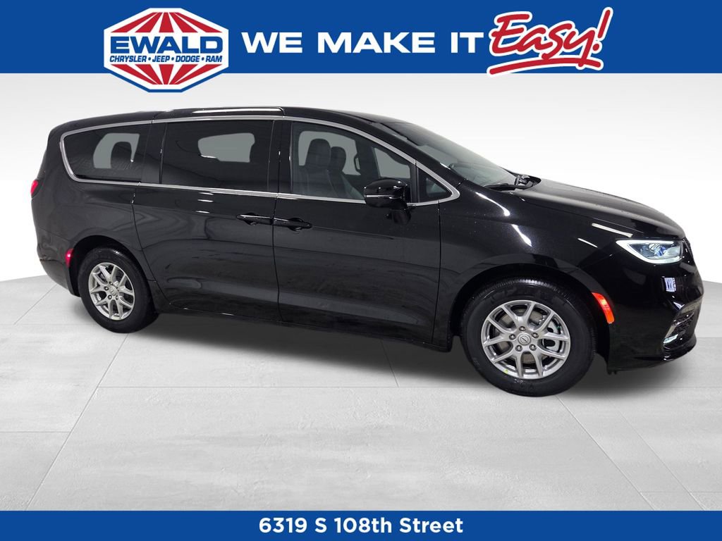 New 2026 Chrysler Pacifica Select FWD image 21