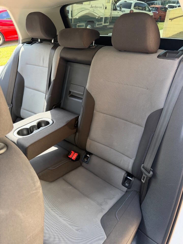 Used 2016 Volkswagen e-Golf SE w/ DC Fast Charging Package FWD image 21