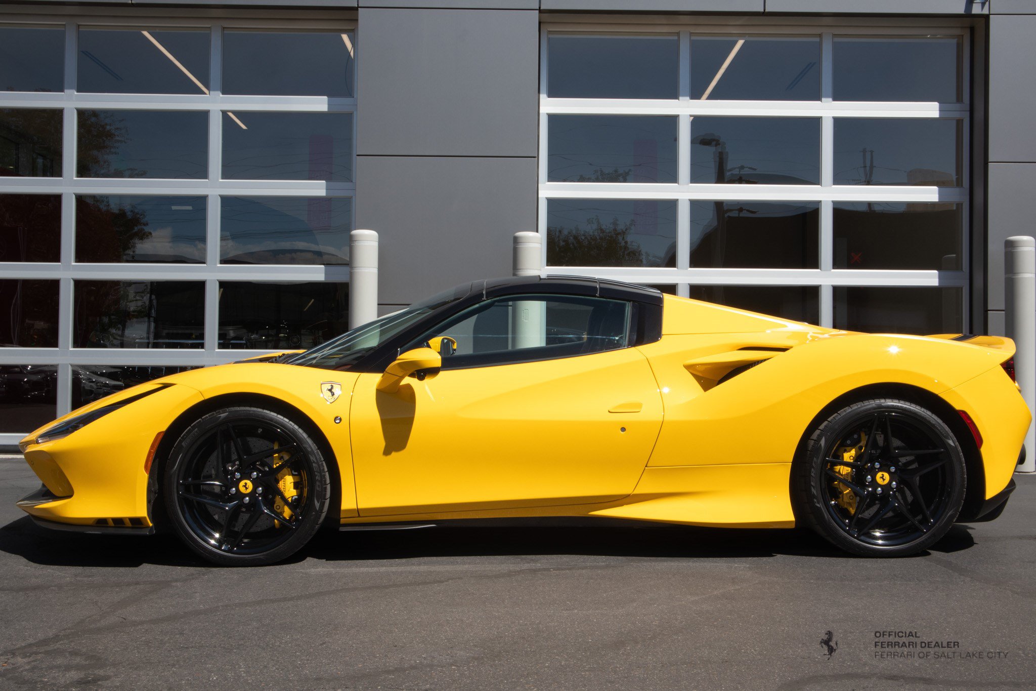 Used 2021 Ferrari F8 Tributo RWD image 2