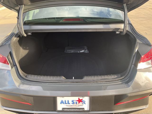 Used 2025 Hyundai Elantra SEL image 11