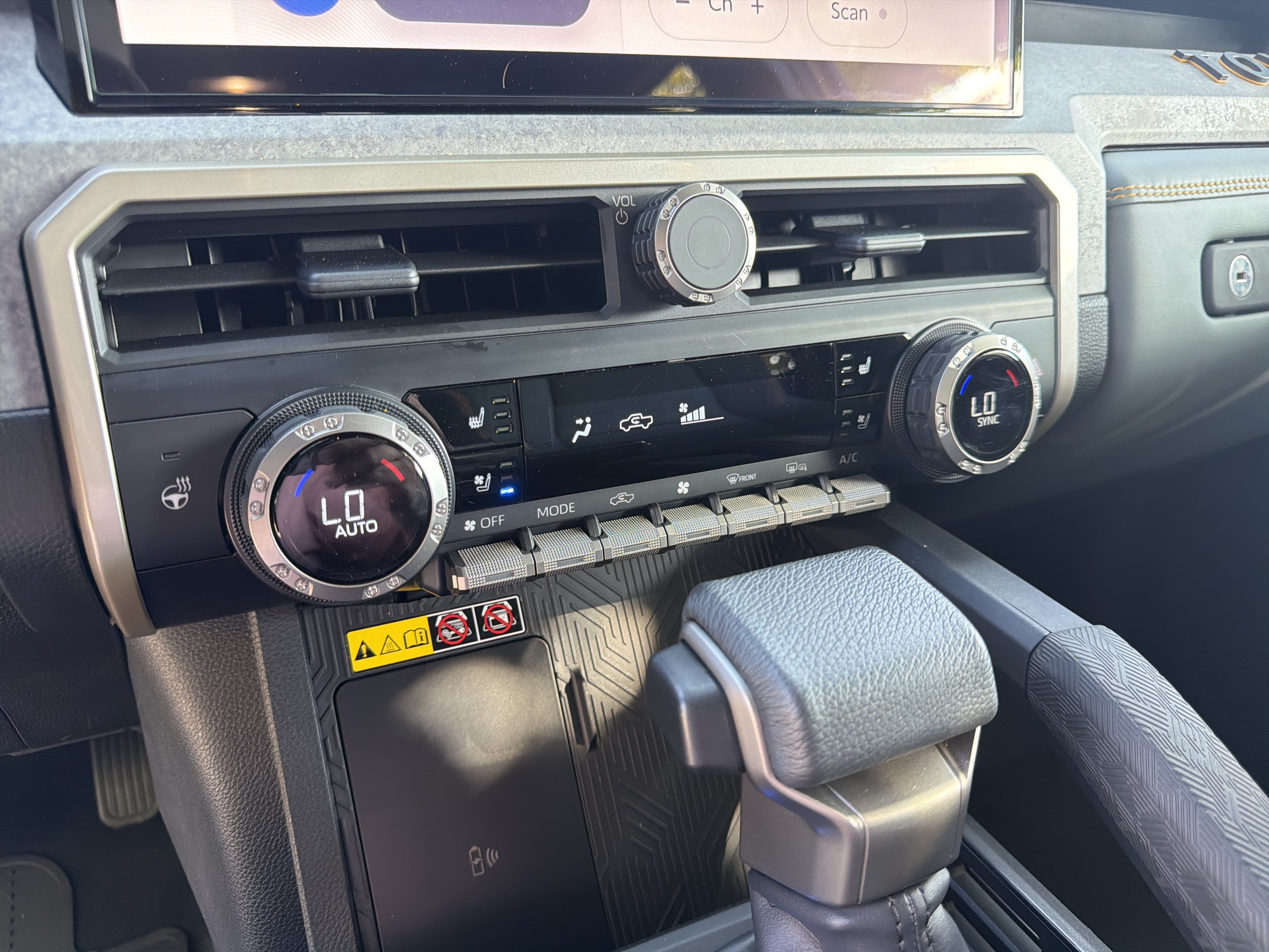 Used 2025 Toyota Tacoma 4x4 Double Cab Hybrid image 29