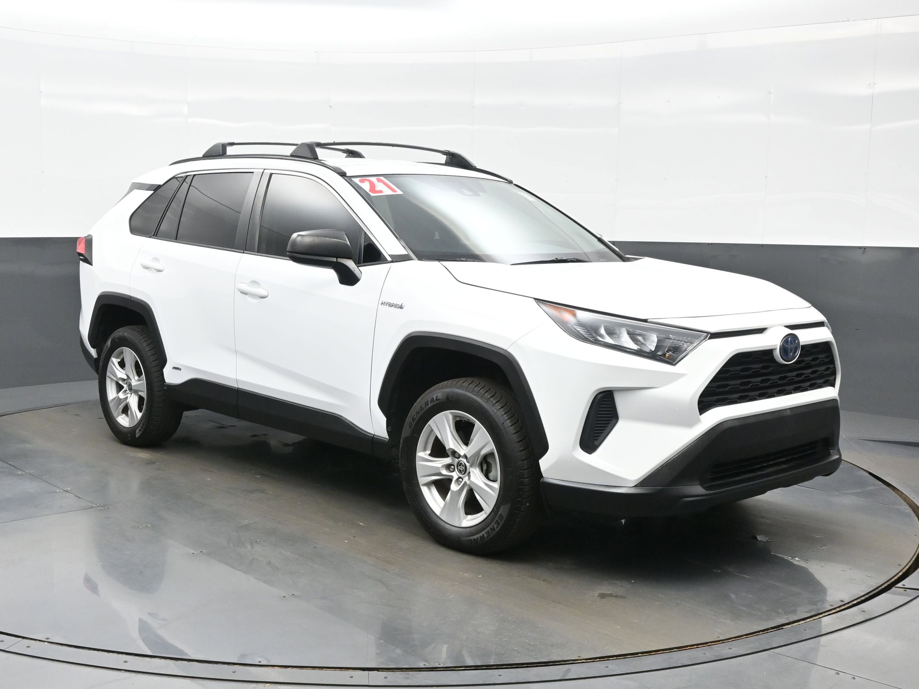 Used 2021 Toyota RAV4 LE AWD/4WD image 8