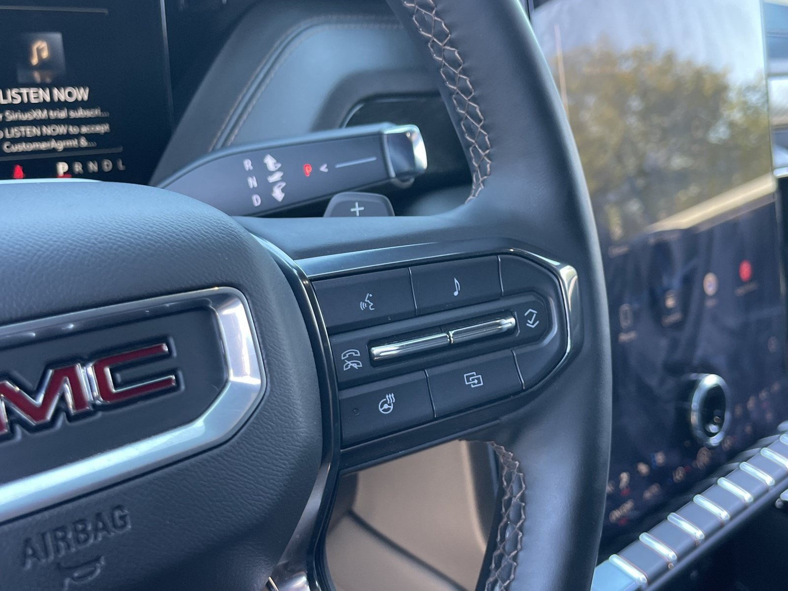 Certified 2025 GMC Yukon AT4 AWD/4WD image 27