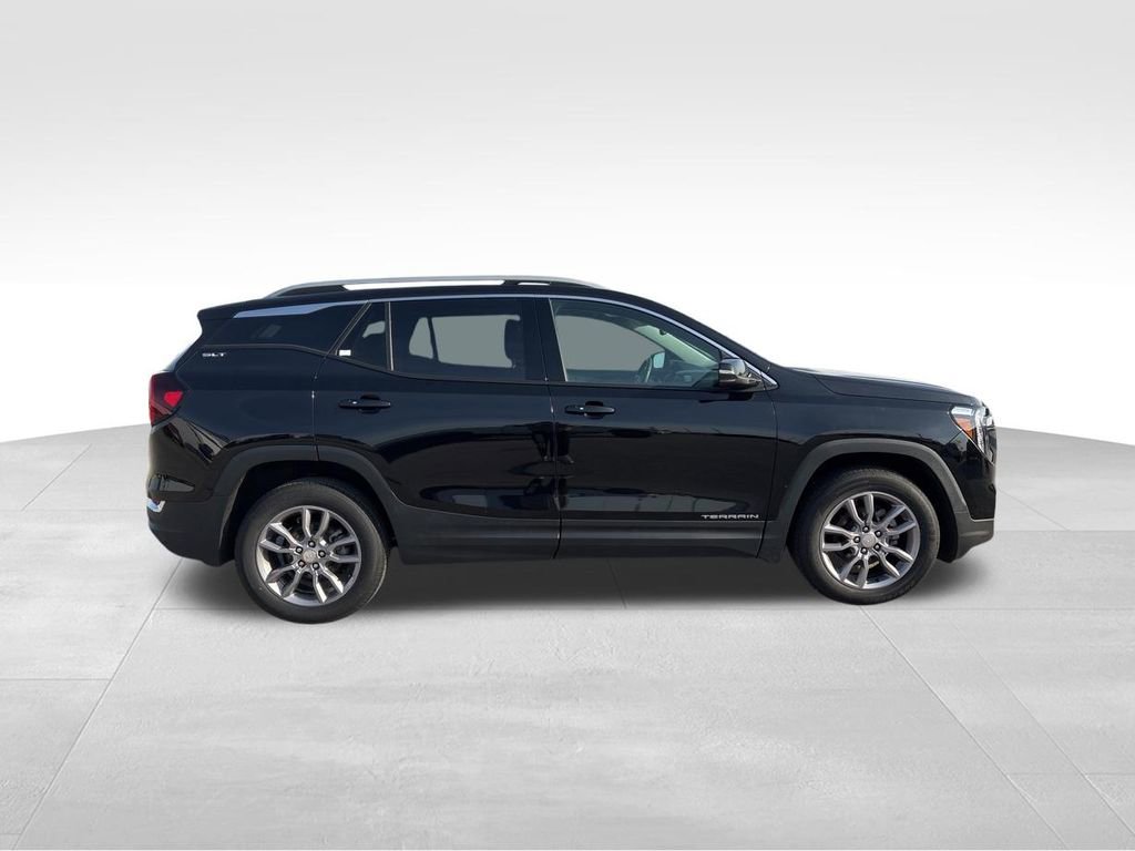 Used 2024 GMC Terrain SLT AWD/4WD image 13
