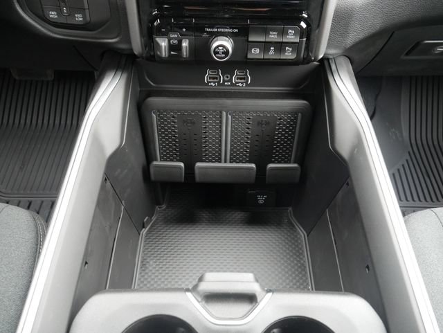 New 2026 RAM 3500 Big Horn AWD/4WD image 18