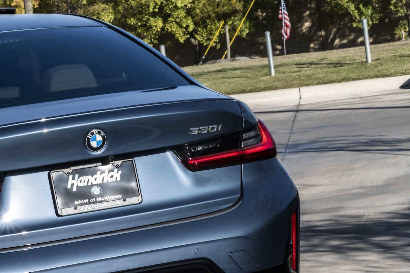 Used 2026 BMW 330i Sedan w/ M Sport Package RWD image 6