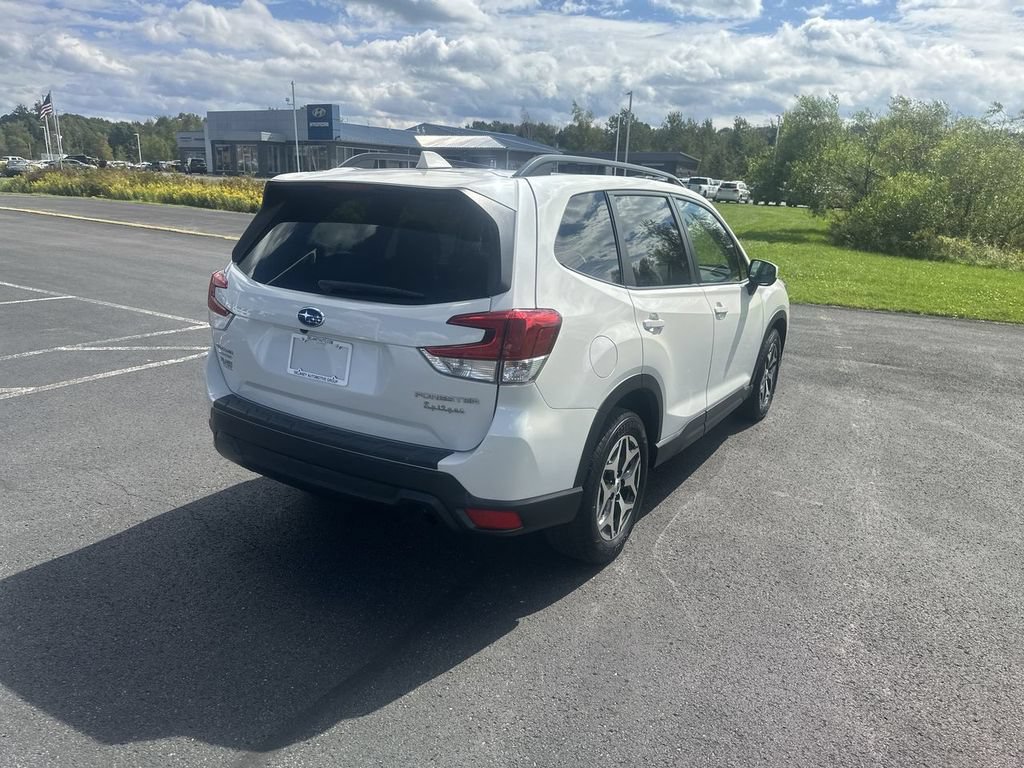 Used 2020 Subaru Forester Premium AWD/4WD image 8