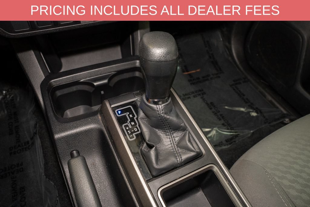 Used 2021 Toyota Tacoma SR5 w/ SR5 Appearance Package (SM) AWD/4WD image 15