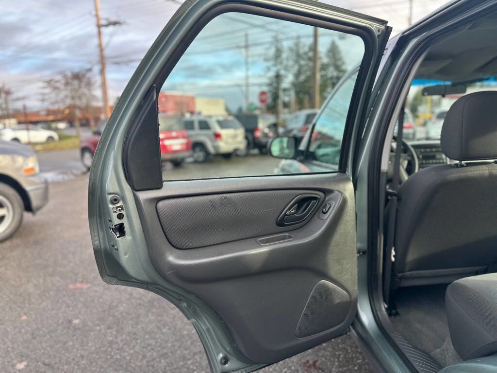 Used 2006 Ford Escape XLS image 17