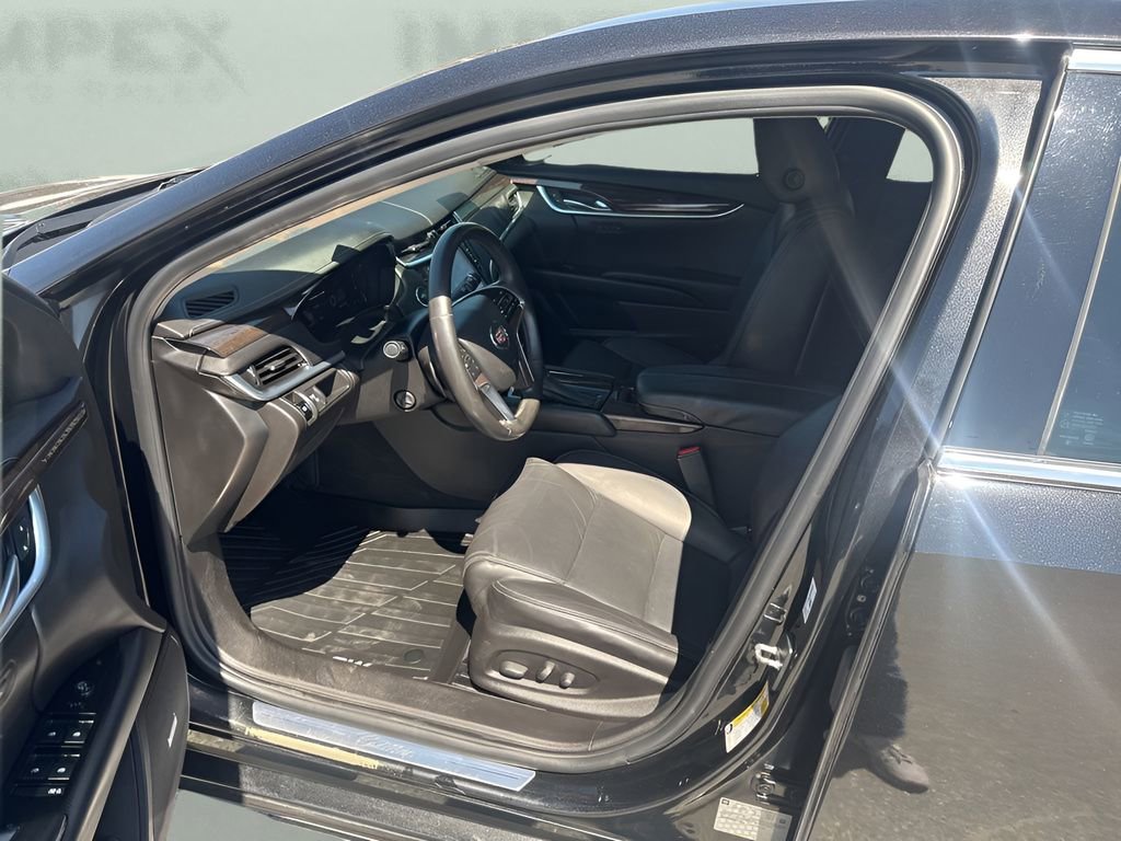 Used 2015 Cadillac XTS Luxury w/ Driver Awareness Package FWD image 9