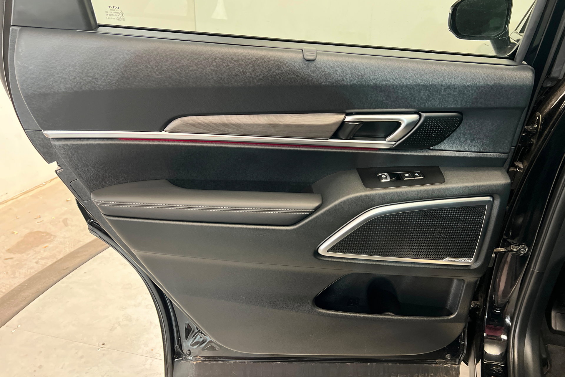 Used 2025 Kia Telluride SX Prestige X-Line image 19