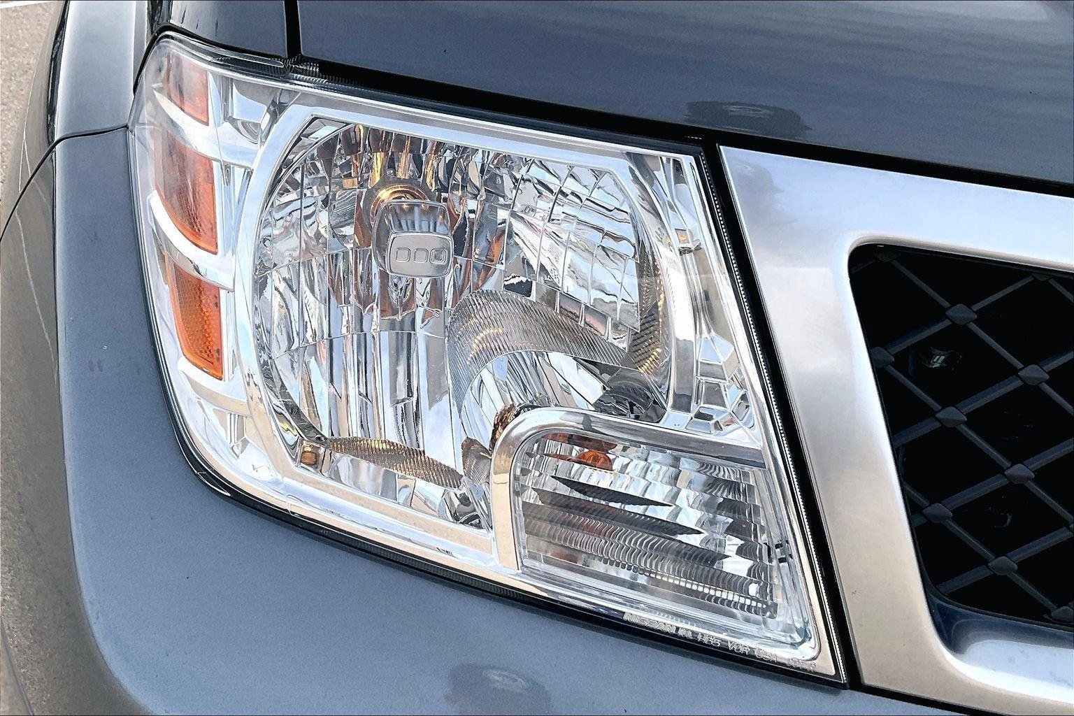 Used 2019 Nissan Frontier PRO-4X image 30