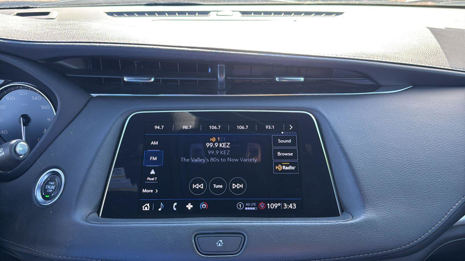 Used 2023 Cadillac XT4 Premium Luxury image 16