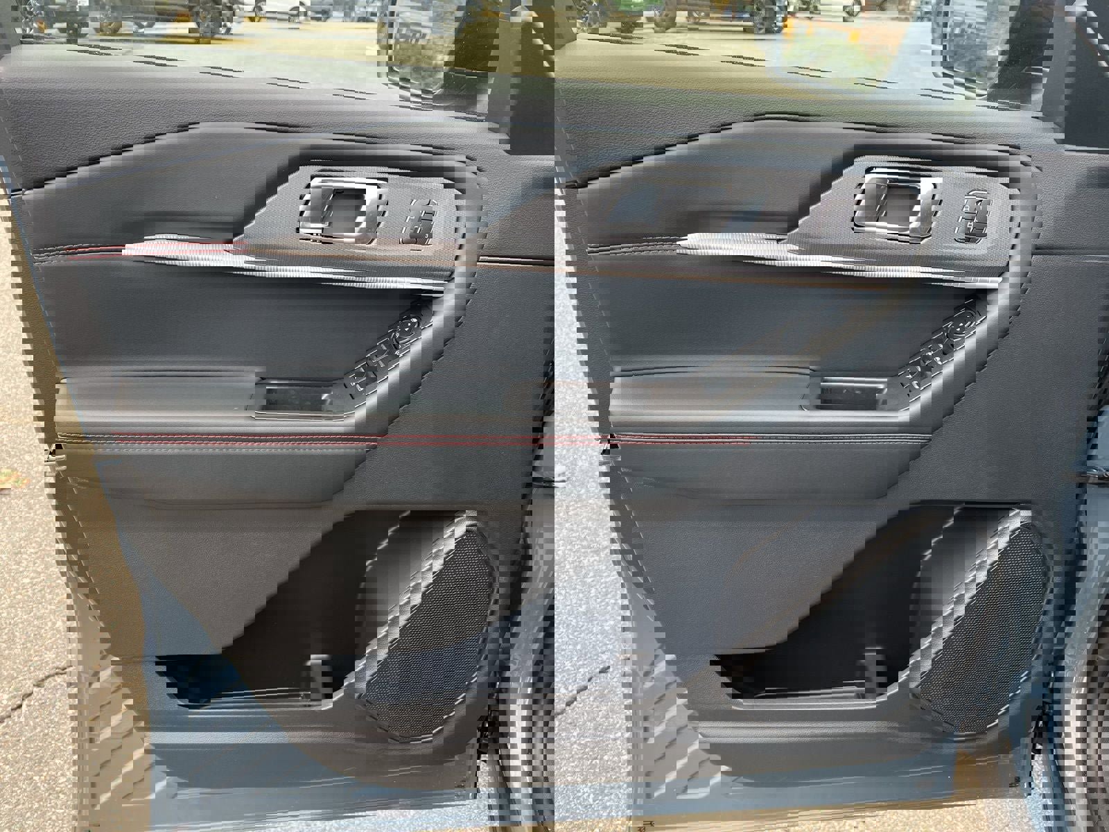 New 2026 Ford Explorer ST-Line w/ ST-Line Street Pack image 18