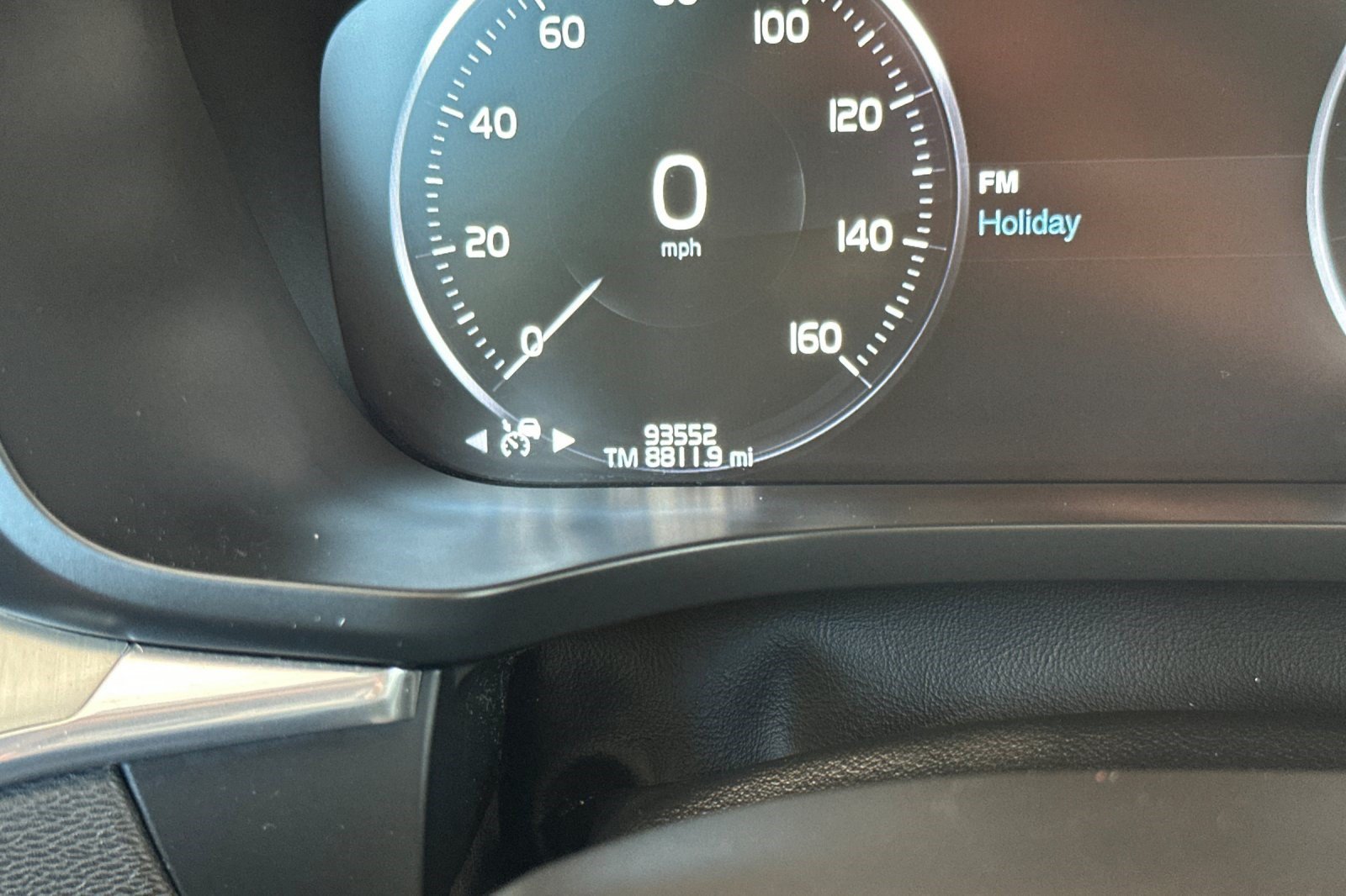 Used 2018 Volvo XC60 T6 Momentum w/ Convenience Package AWD/4WD image 33