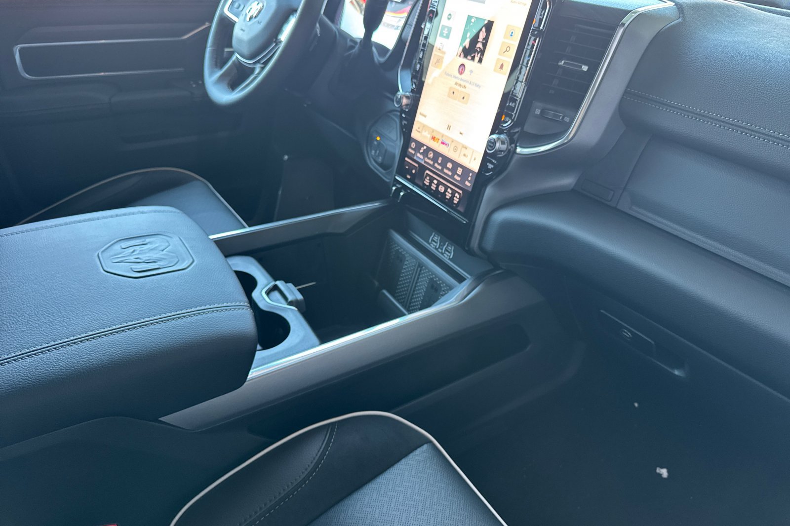 New 2026 RAM 3500 Laramie AWD/4WD image 14