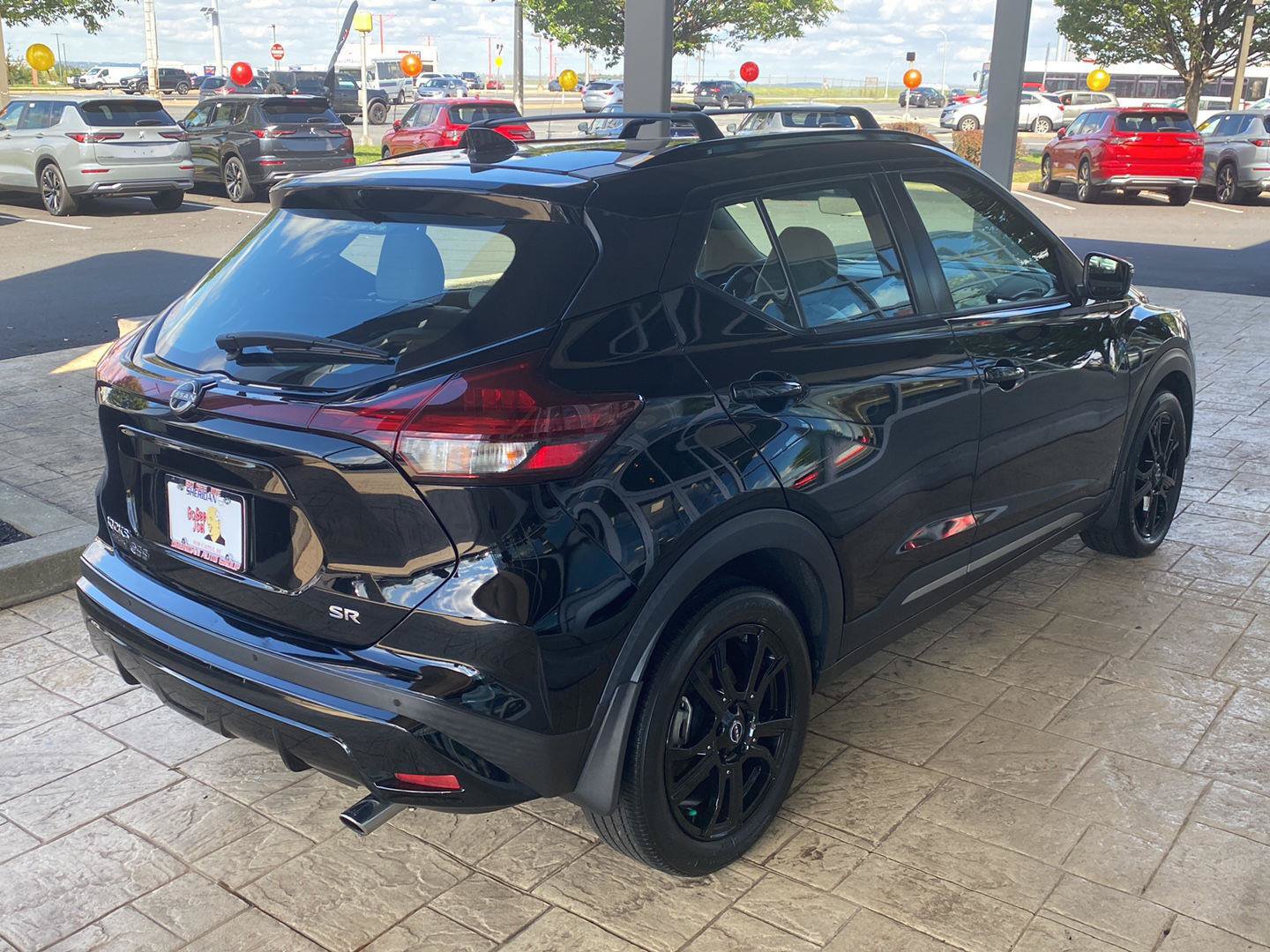 Certified 2023 Nissan Kicks SR w/ SR Premium Package FWD image 8