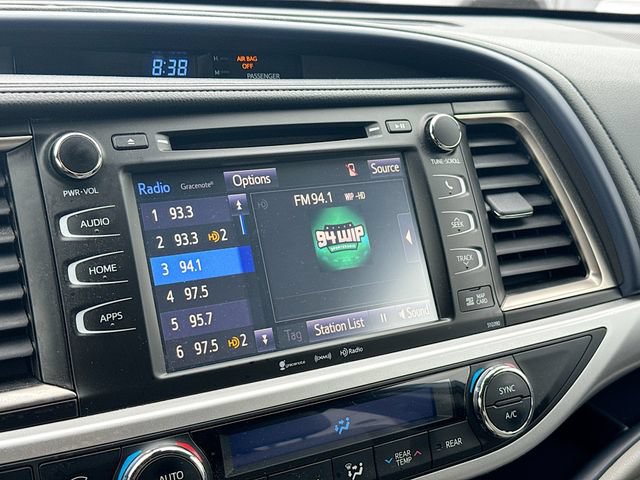 Used 2019 Toyota Highlander XLE AWD/4WD image 14