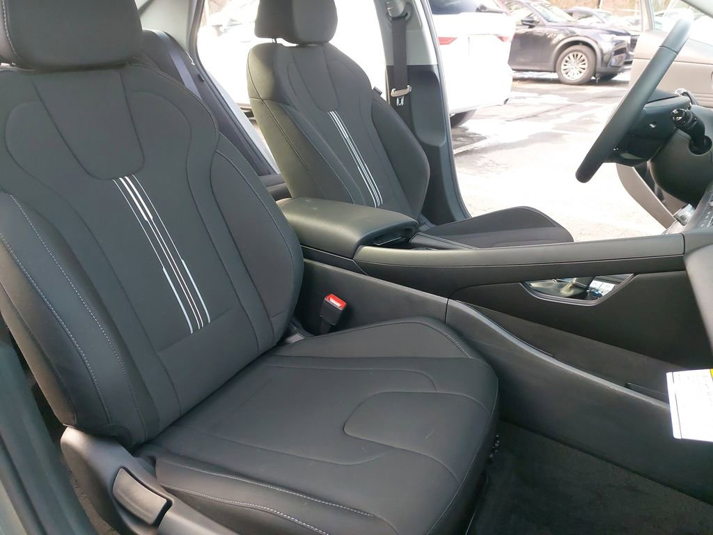Certified 2025 Hyundai Elantra SEL w/ Cargo Package image 10